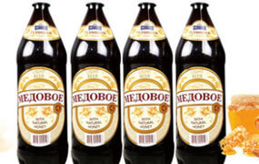 品尝俄罗斯波罗的海蜂蜜啤酒